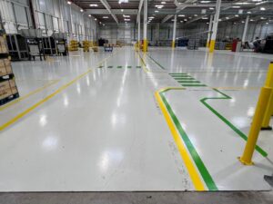 Pavimentos-continuos-resina-acabado-y-marcaje